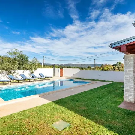 Prisedi Comfortable Villa Rakalj