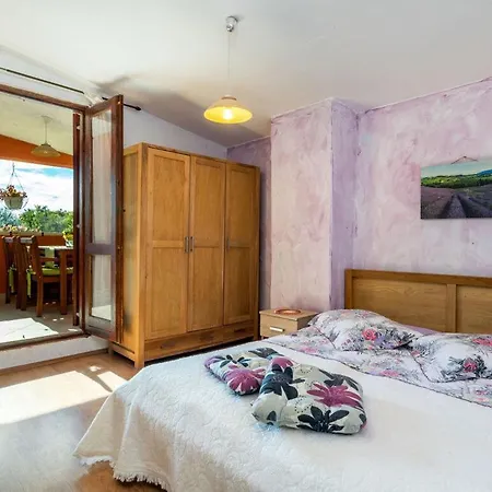 Prisedi Comfortable Villa *